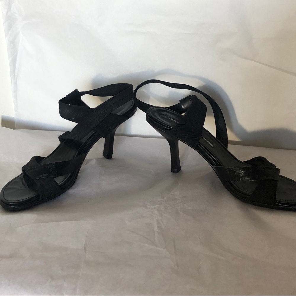 Donald J. Pliner Black Peep Toe Pumps Heels 7N